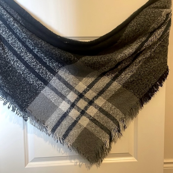 One of a kind scarf or shawl - Picture 4 of 6